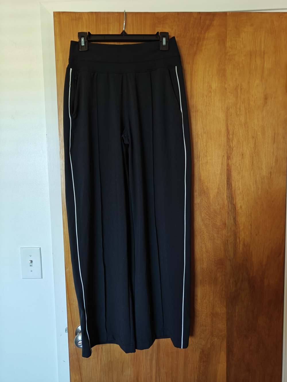 Athleta Black High Rise Wide-Leg Pants with White Side Piping